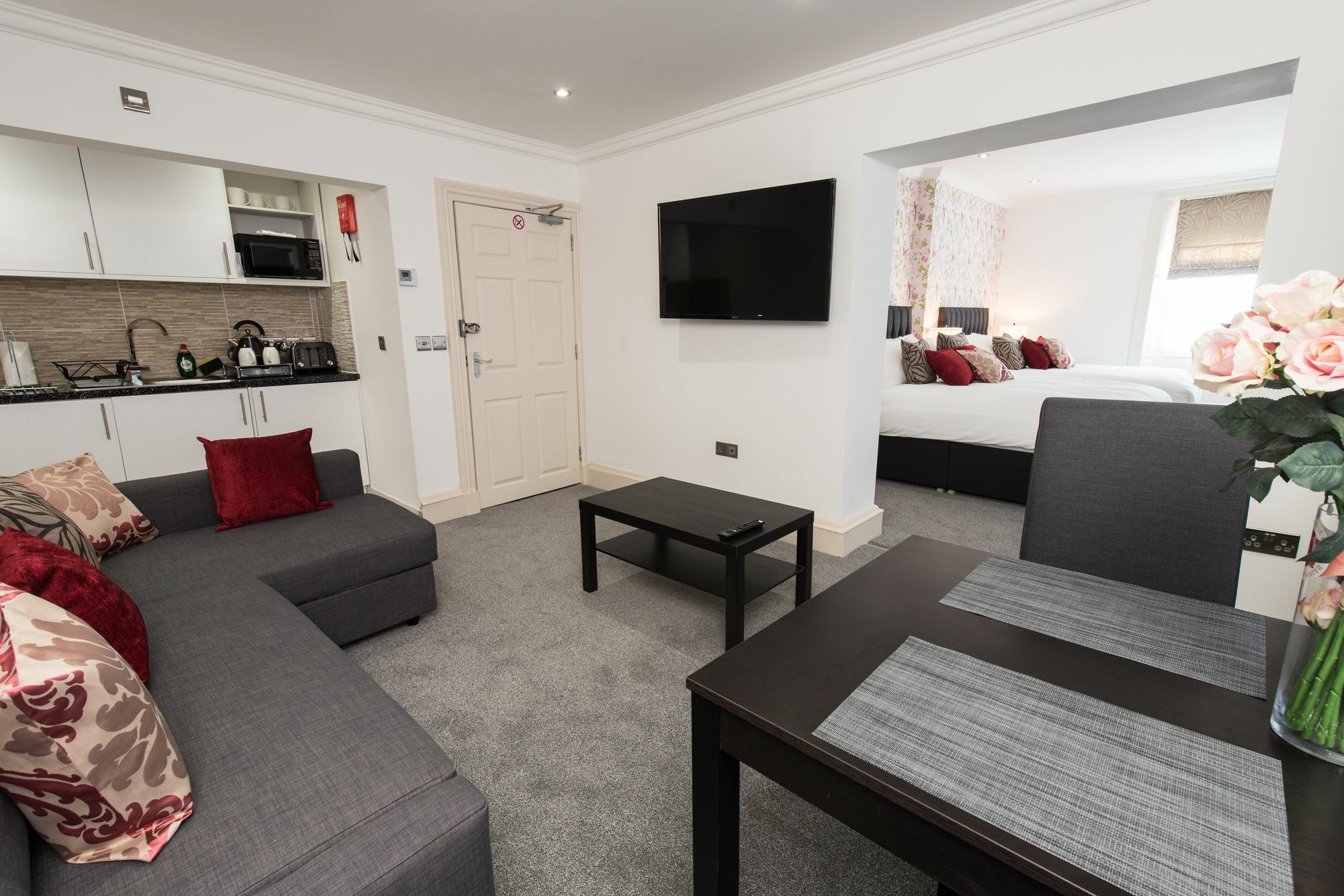 Royal Princes Suites EDI Exterior foto