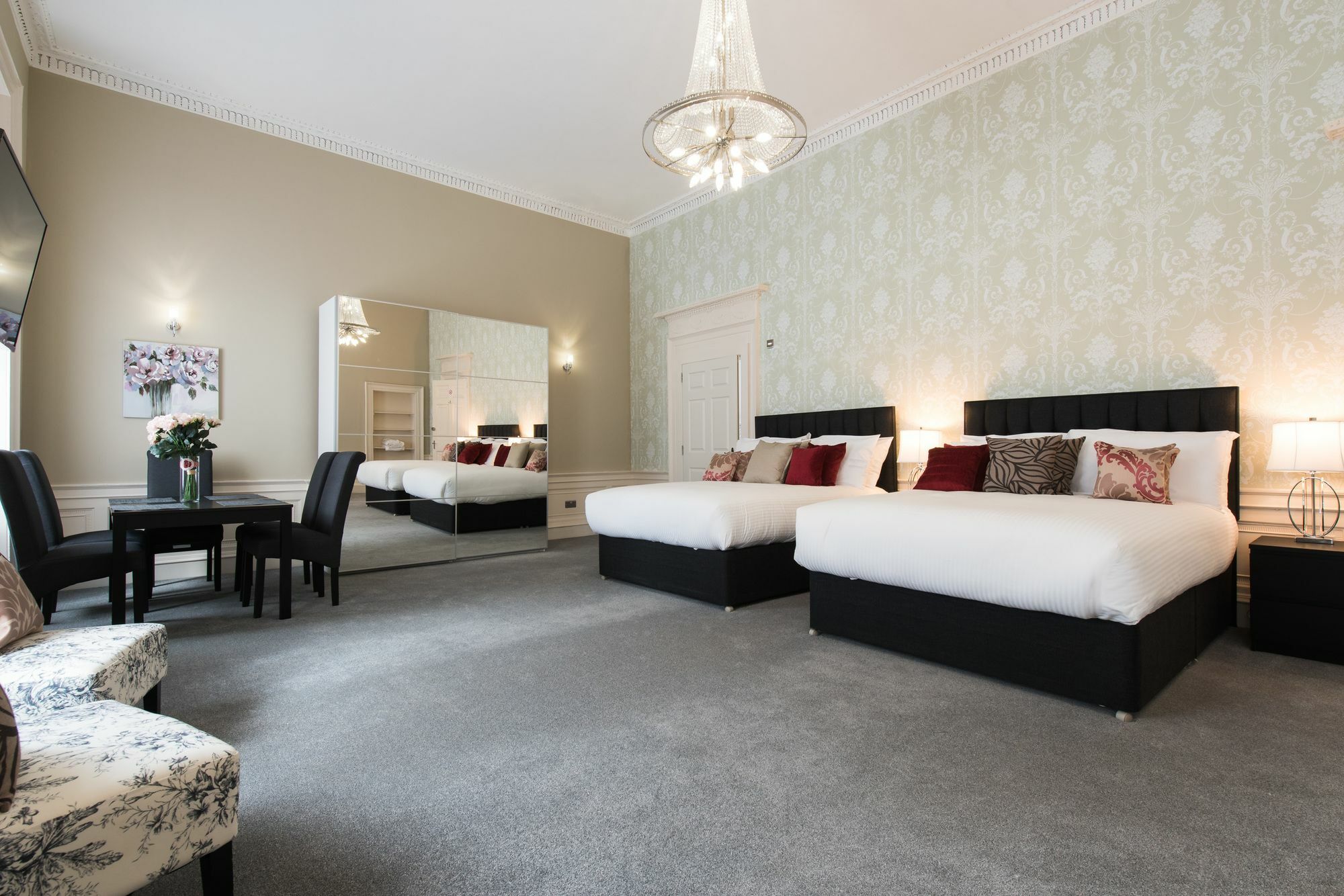 Royal Princes Suites EDI Exterior foto