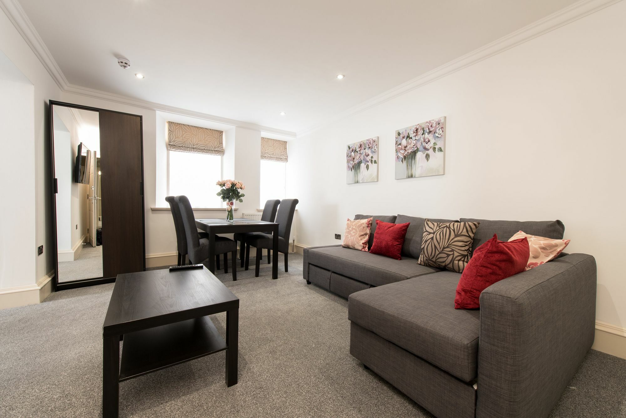 Royal Princes Suites EDI Exterior foto